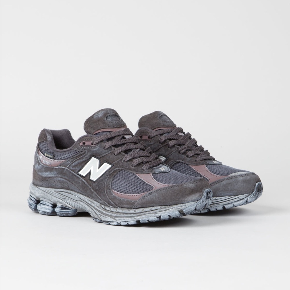 Womens New Balance 2002R Gore Tex Shoes Magnet Mood Indigo Sneaker Viral Running